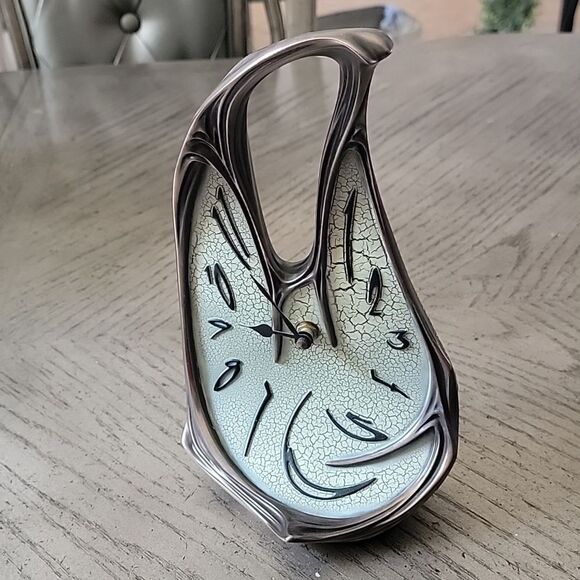 Veronese  design bronze clock table  NWOT - Picture 6 of 6